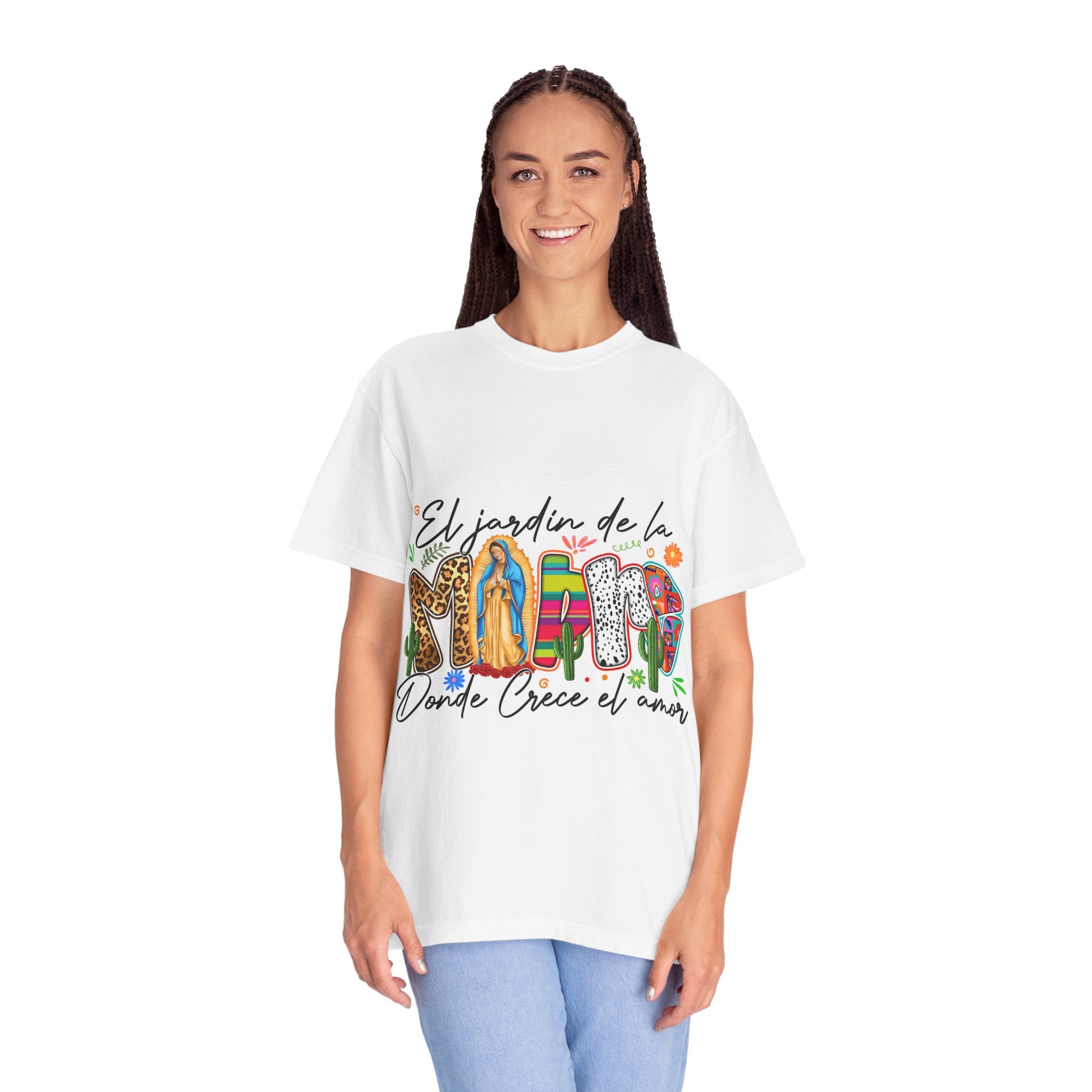 T-Shirt — "El jardín de la MAMÁ: Donde Crece el Amor" Floral & Virgen de Guadalupe Design
